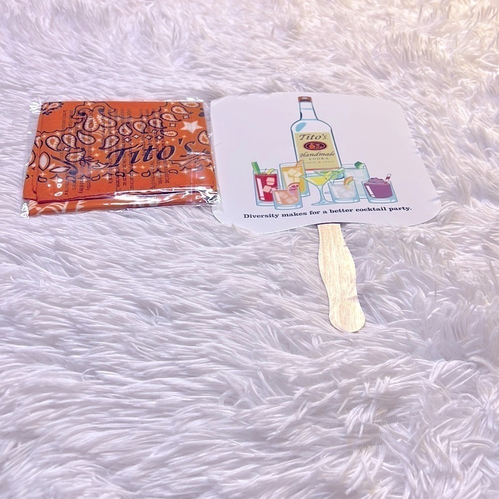 SET TITO’S HANDMADE VOLKA BANDANA AND FAN